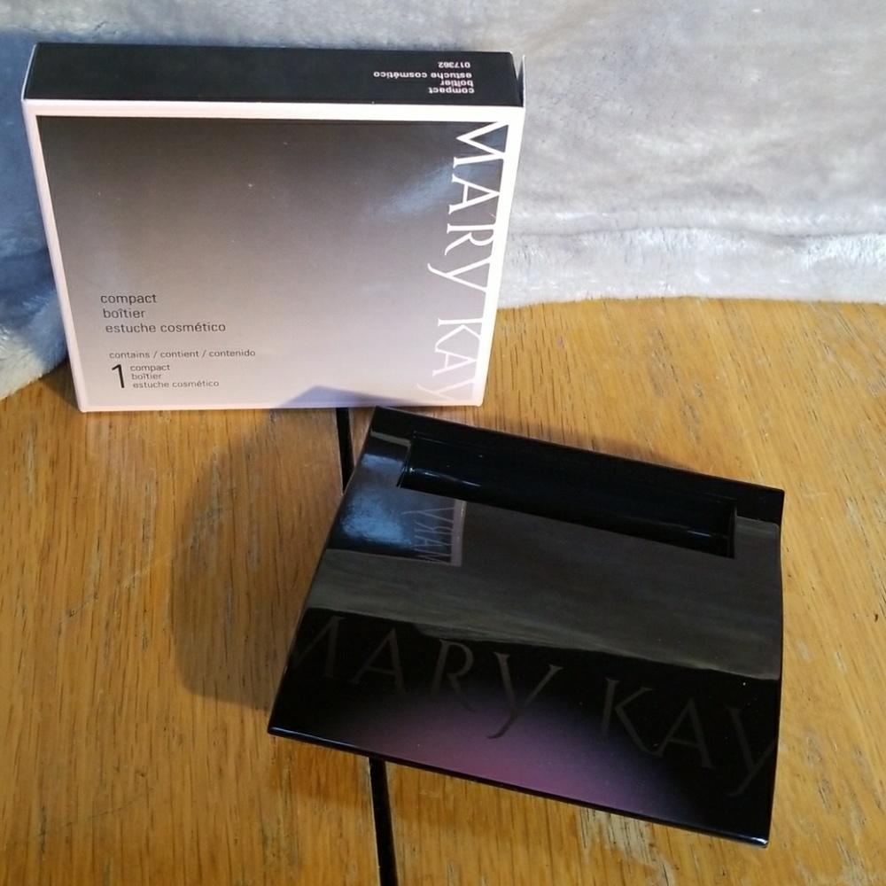 Mary Kay Compact